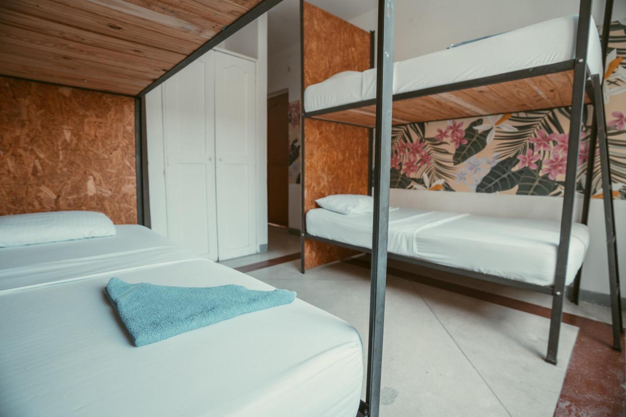 Hostal Pura Vida La 70 Medellín Esterno foto