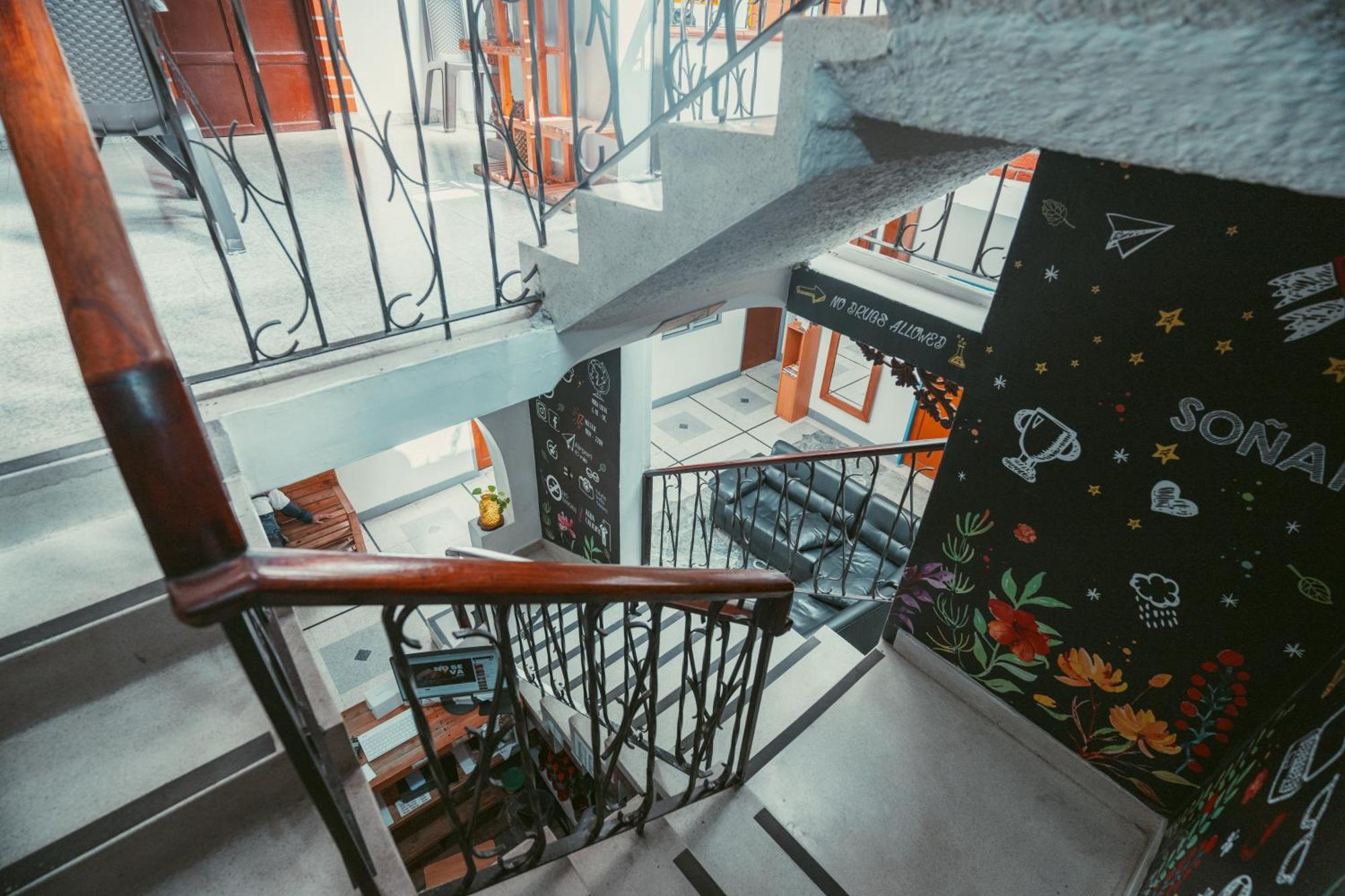 Hostal Pura Vida La 70 Medellín Esterno foto