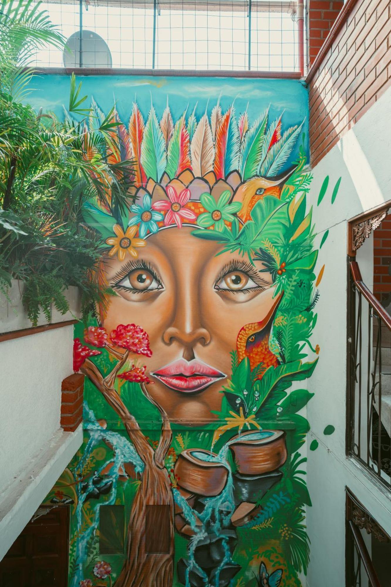 Hostal Pura Vida La 70 Medellín Esterno foto