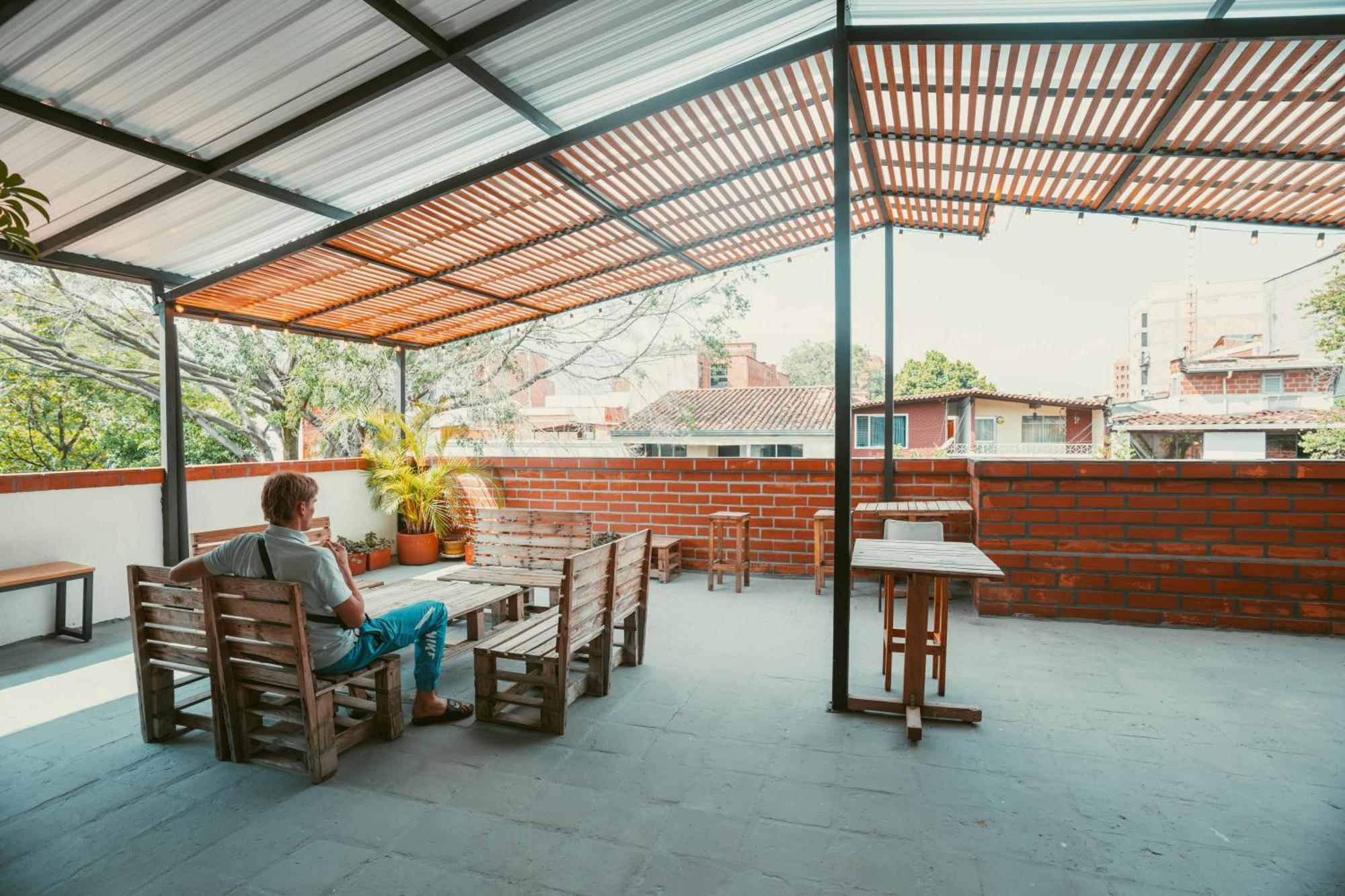 Hostal Pura Vida La 70 Medellín Esterno foto